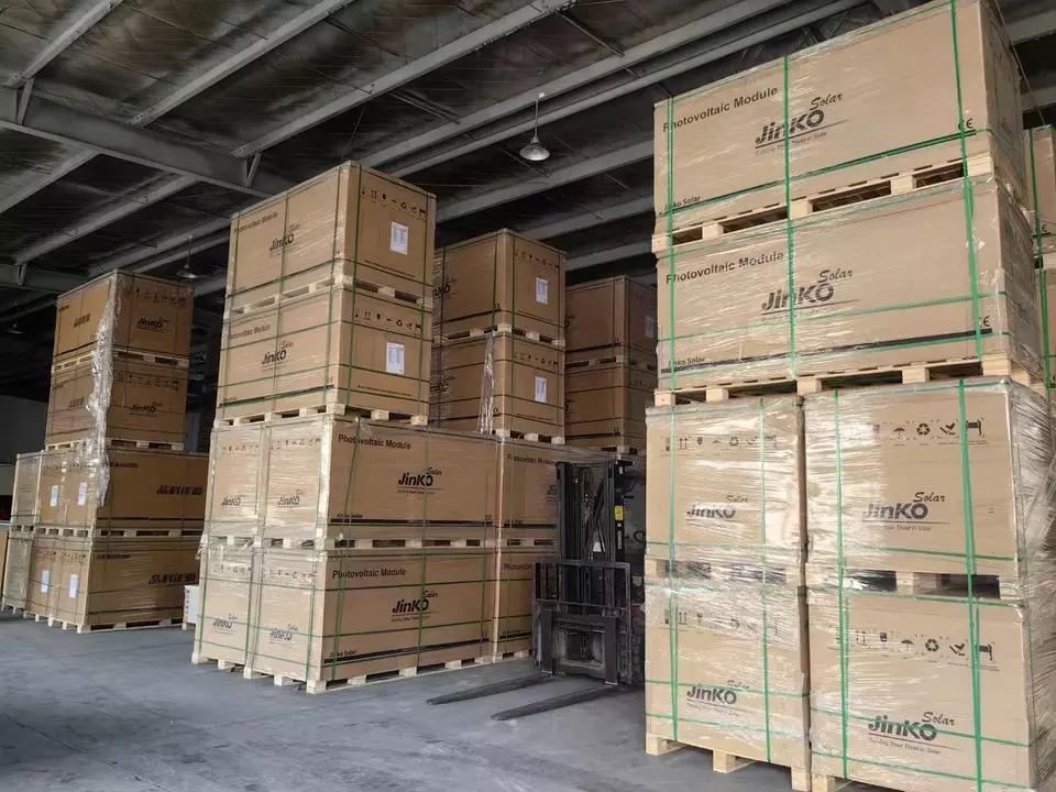 Hot Sale N Type Jinko Solar Panel 560W 565W 570W 575W 580W 585W in Stock