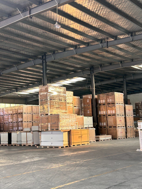 Factory Stock Dinghui Brand 200W Solar Power Panels for Home