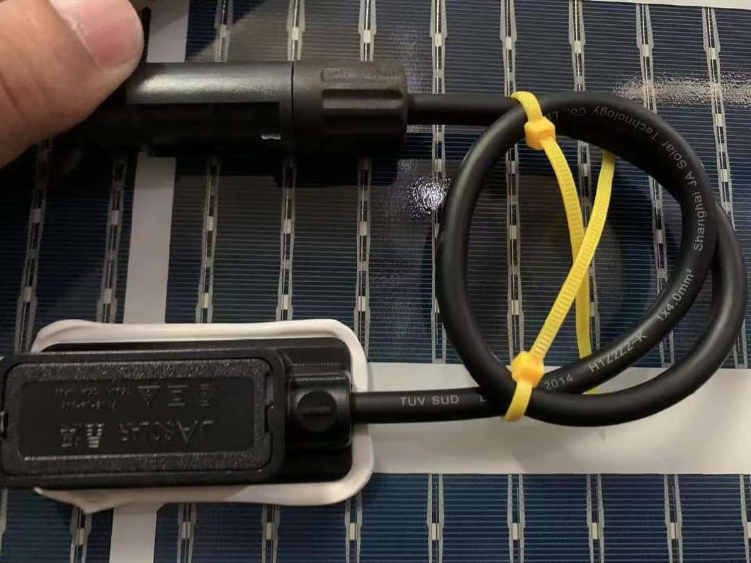 China Ja Jinko Trina Longi Canadian 545W 550W Bifacial Solar Panel with CE TUV