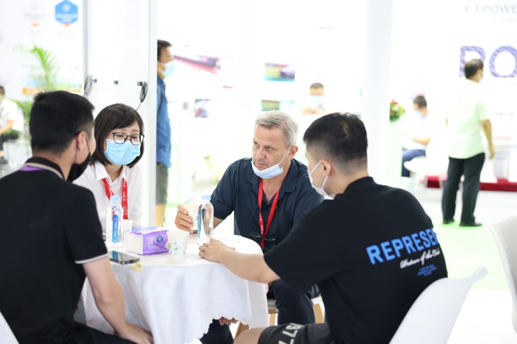 Longi Mono Module Panel 560W565W570W575W580W585W Solar Panel for Solar System