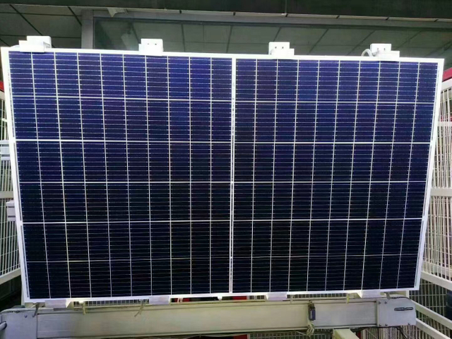 550W High Efficiency Half Cells 144cells 530W 535W 540W 545W 550W Solar Panels