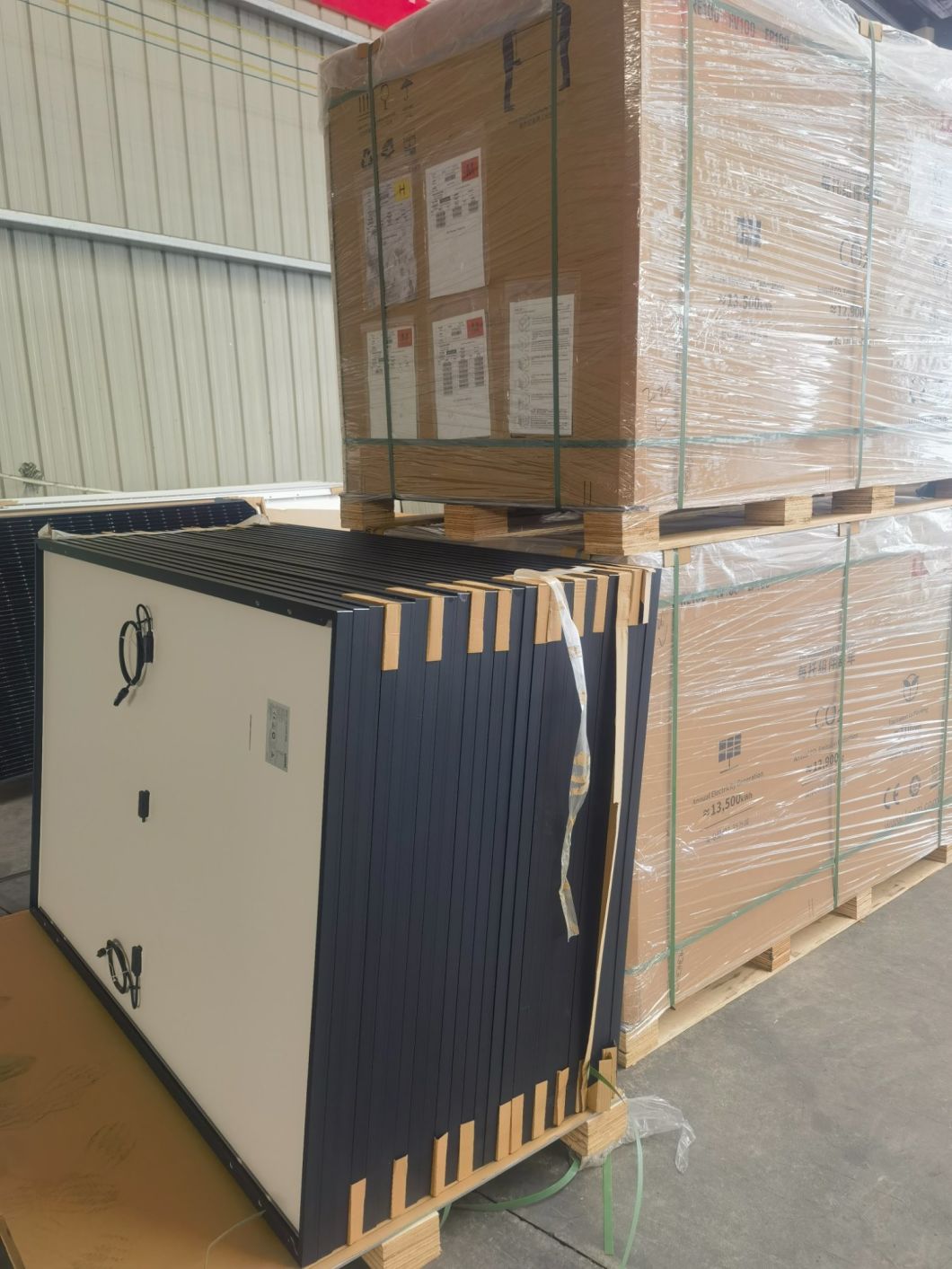 China Longi 400W All Black Jinko Ja Trina Canadian A Grade 410W Solar Panels in Rotterdam Warehouse