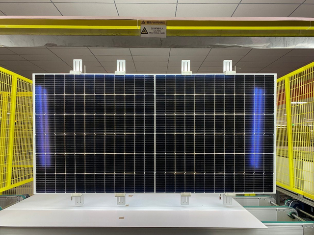 Wholesale Factory Price 645W 650W 655W 660W 670W Solar Panel in Stock