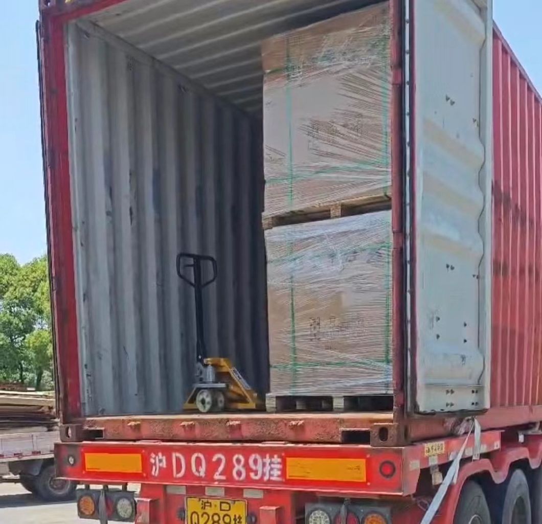 Jinko/Longi/Ja Kit China High Efficiency540W550W555wmonocrystalline Half Cell Bifacial Solar Panel for Homes