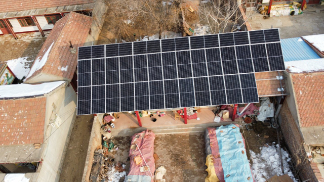 550W Solarpanel PV Module Black Frame Double Glass 182mm Topcon Half Cells Roof System Tier 1 Mono Solar Panels