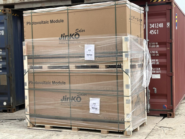 Jinko Tiger Neo N-Type Solar Panel 78hl4 545W 550W 620 620W Wholesale Price Bifacial PV Module Rotterdam Europe Warehouse